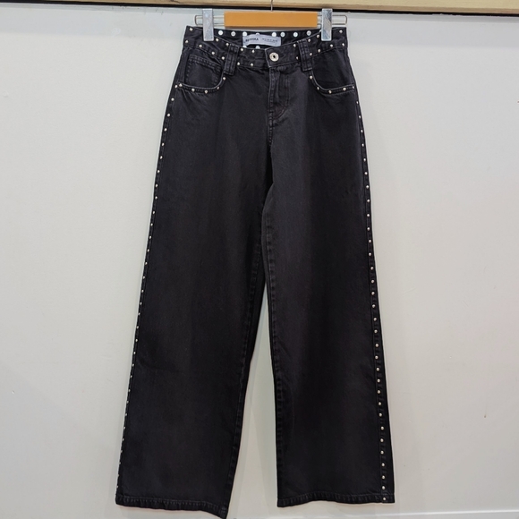 BERSHKA | Women's Black Wash Studded Low-Rise Baggy Jeans - Picture 2 of 6